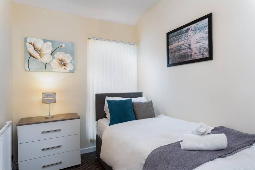 Sleeps 5, Smart Tv'S In Bedrooms Swansea Exterior photo