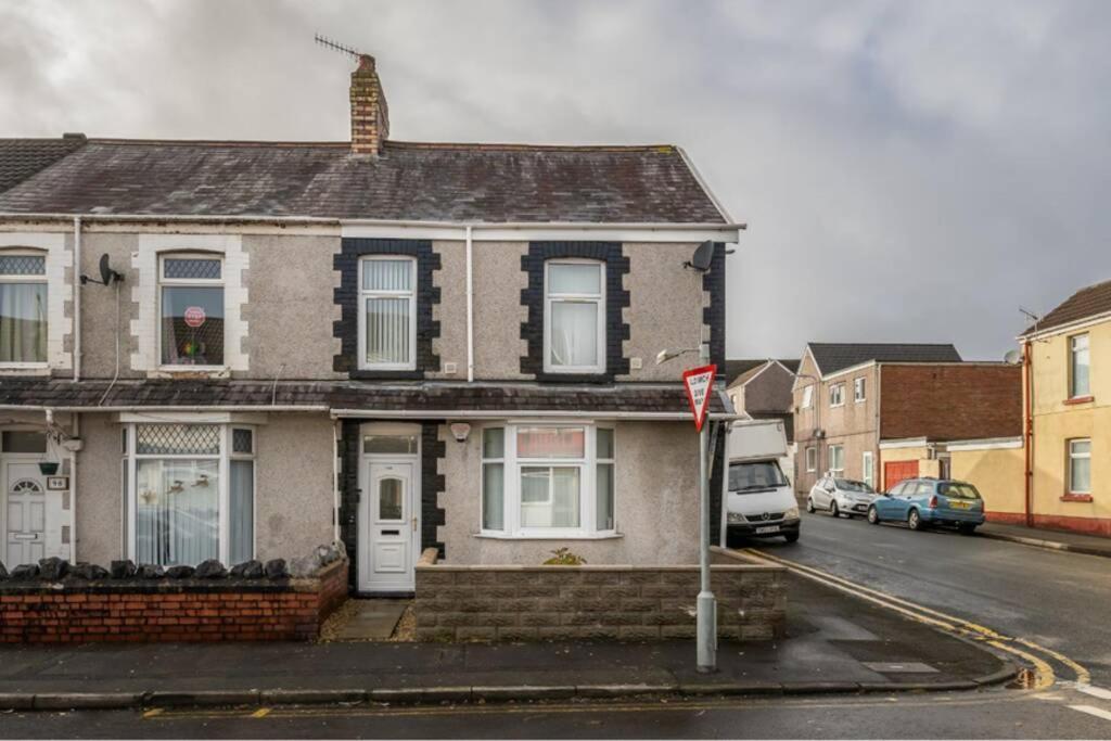 Sleeps 5, Smart Tv'S In Bedrooms Swansea Exterior photo